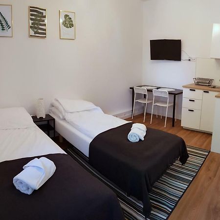 Apartamenty Metro Targowek Warsaw Exterior photo